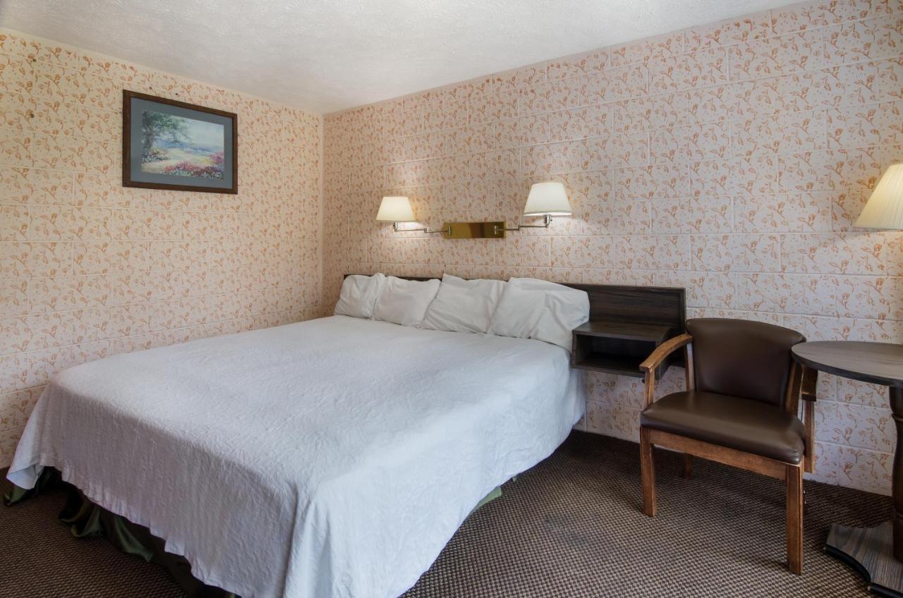 Americas Best Value Inn Уитвил Екстериор снимка