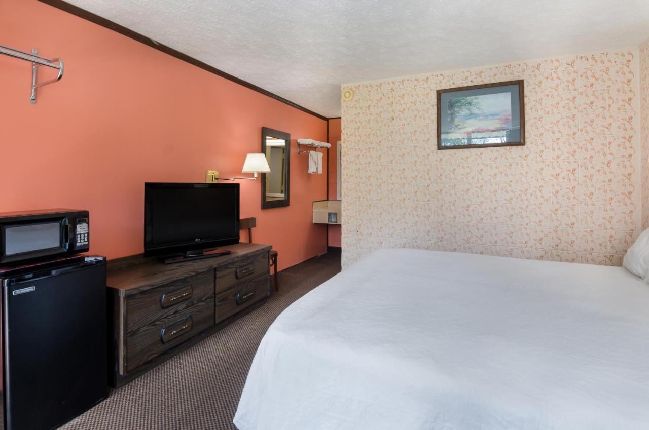 Americas Best Value Inn Уитвил Екстериор снимка