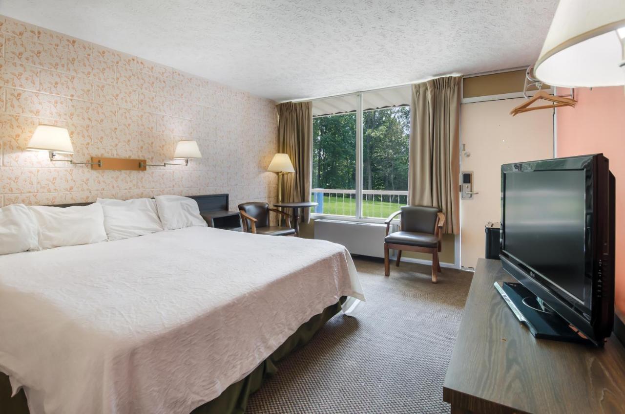 Americas Best Value Inn Уитвил Екстериор снимка