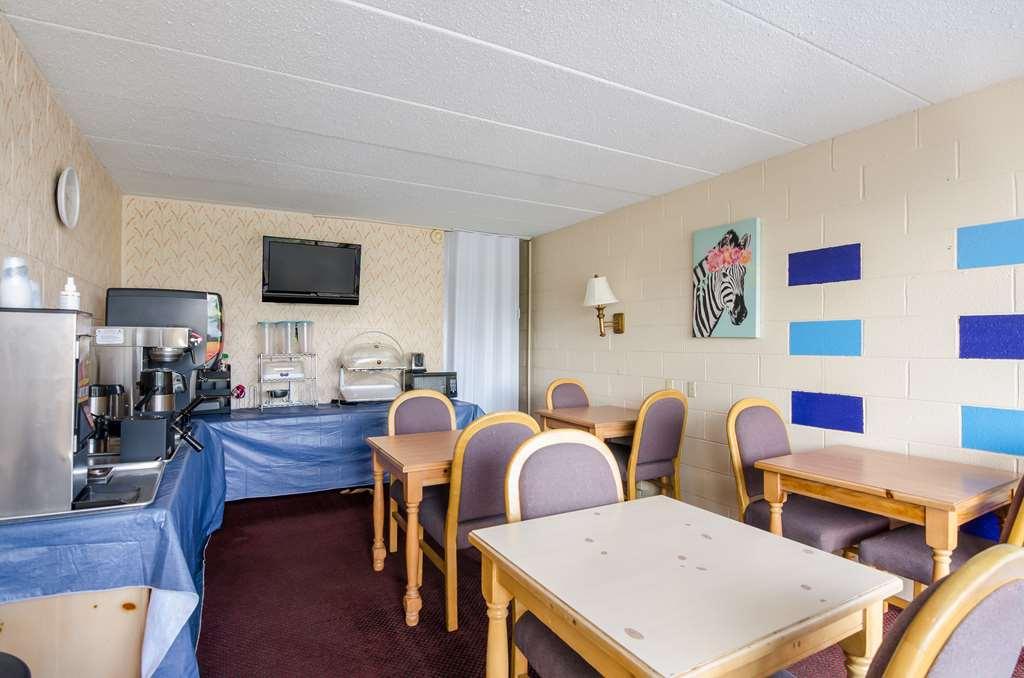 Americas Best Value Inn Уитвил Ресторант снимка