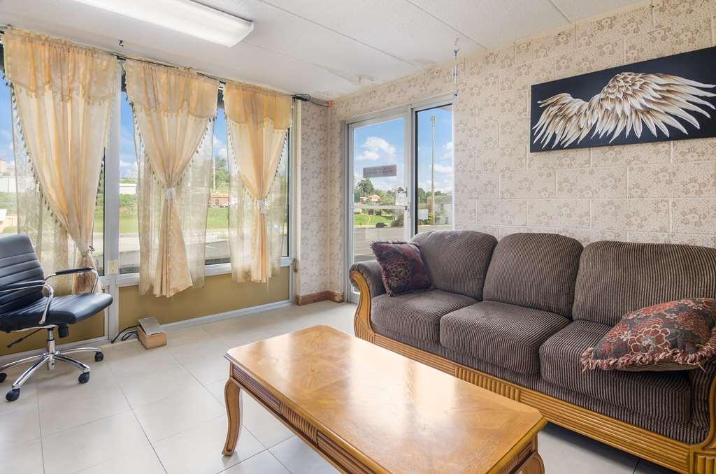 Americas Best Value Inn Уитвил Интериор снимка