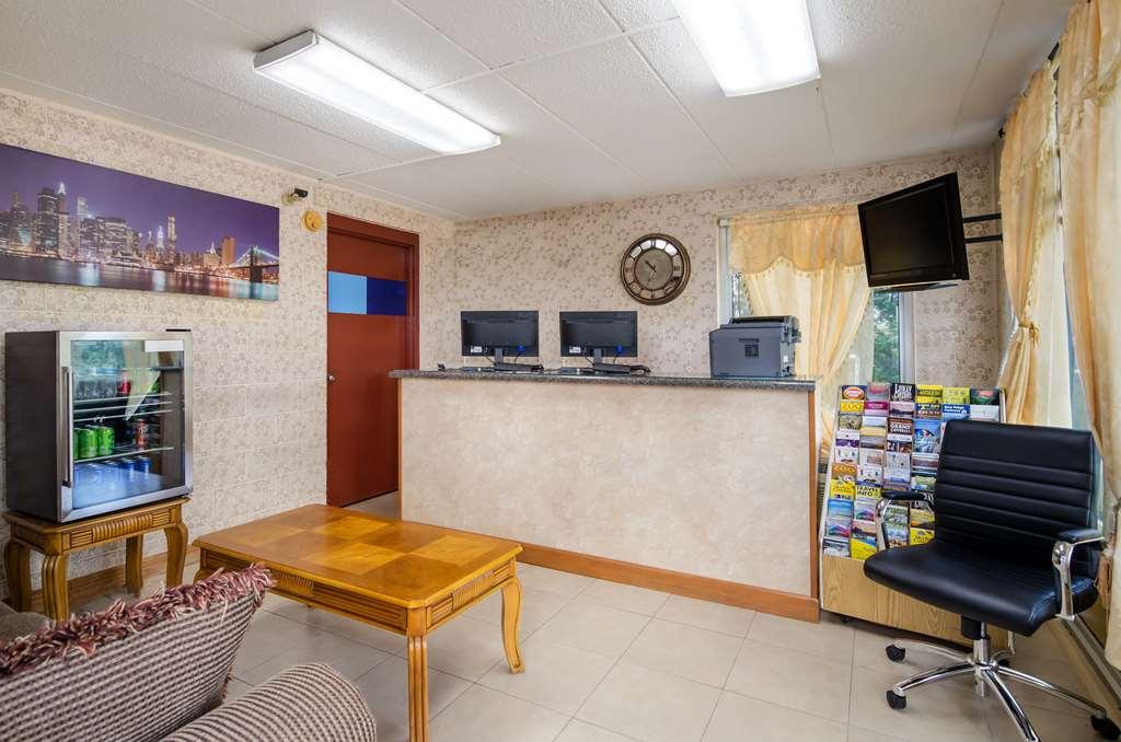 Americas Best Value Inn Уитвил Интериор снимка