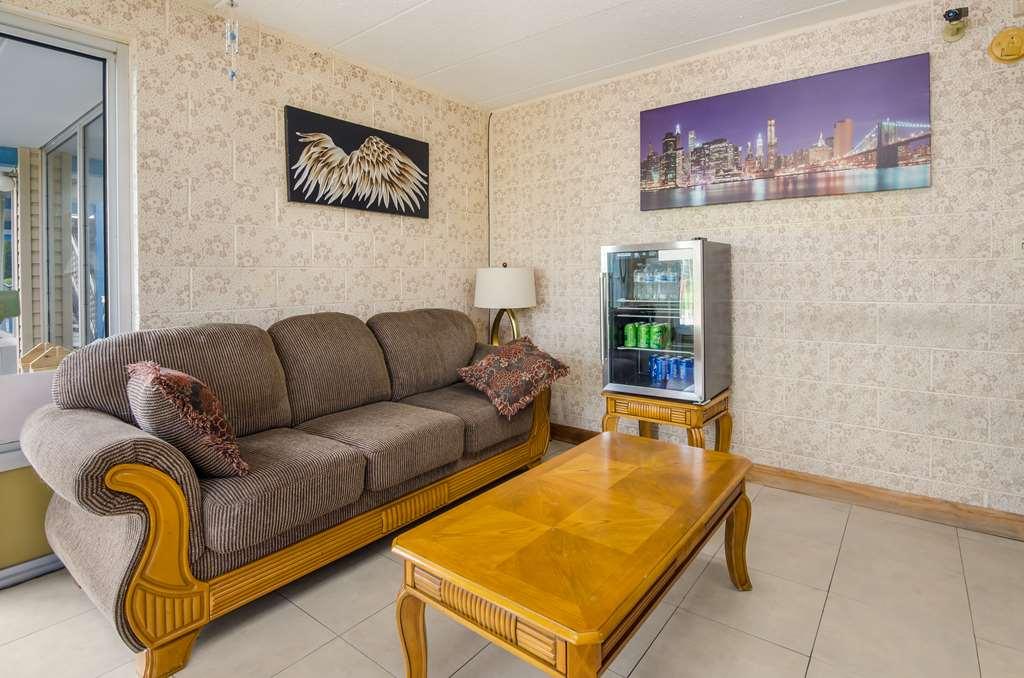 Americas Best Value Inn Уитвил Интериор снимка